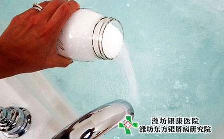 牛皮癬患者洗澡和飲食需要注意什么?