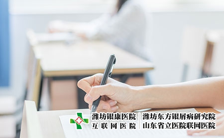 攝圖網(wǎng)_500399337_教室里認(rèn)真做作業(yè)的同學(xué)（企業(yè)商用）
