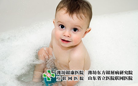 攝圖網(wǎng)_501502145_正在洗澡的男嬰（企業(yè)商用）遺傳